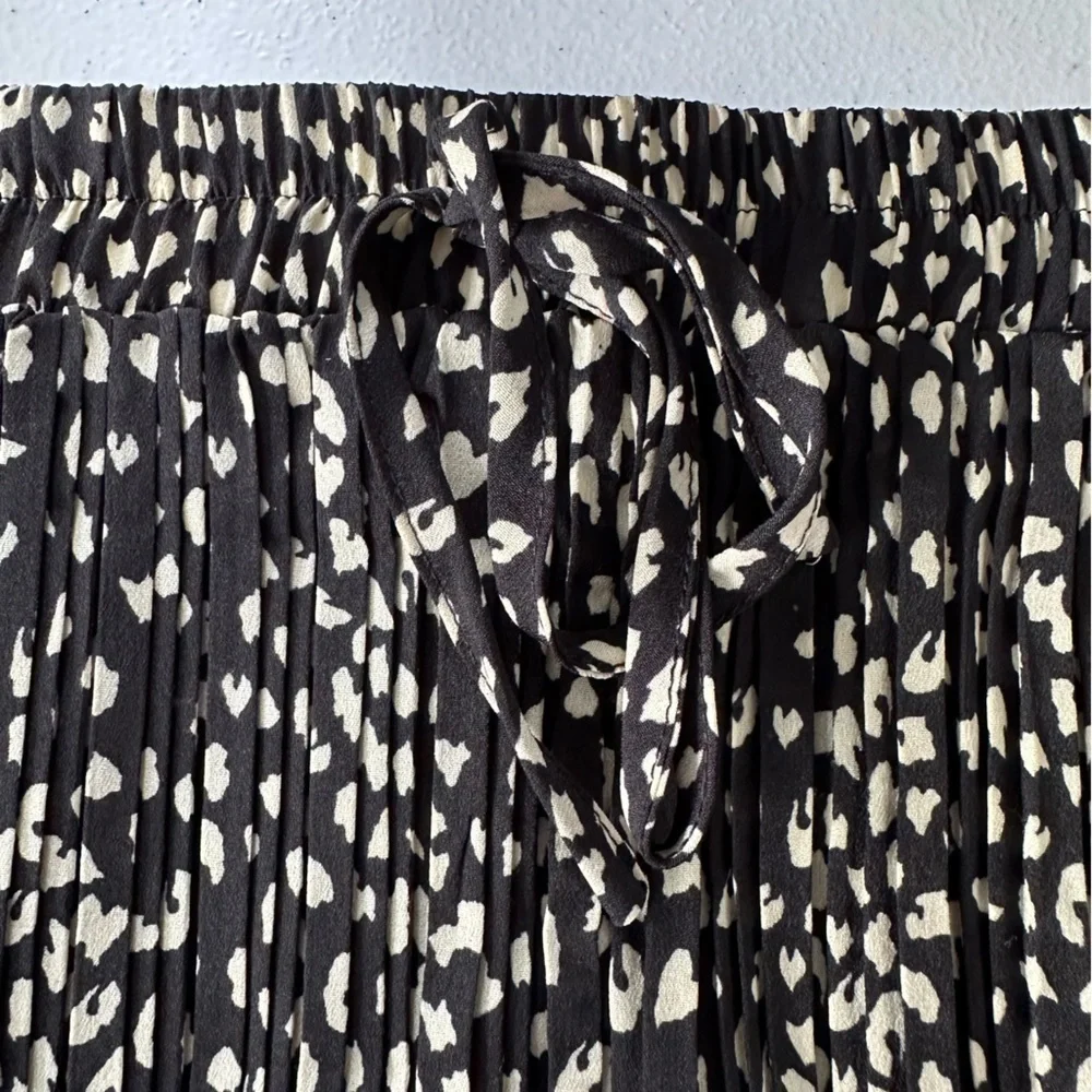 Baevely Black and White Polka Dot Mini Skirt